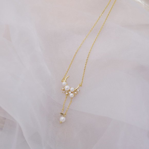 NEW 14K Gold Plated Diamond Pearl Moon Necklace - Picture 7 of 8